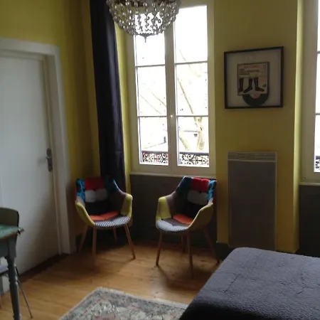 D'hotes La Celestine Bed & Breakfast