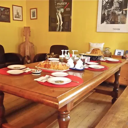 D'hotes La Celestine Frühstückspension *