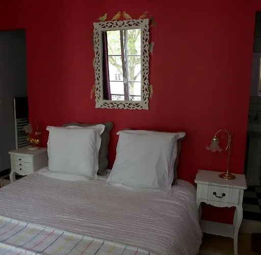 D'hotes La Celestine Bed and Breakfast