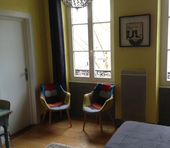 D'hotes La Celestine Bed and Breakfast