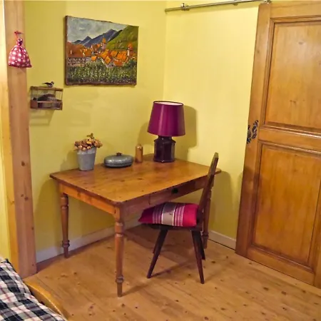 D'hotes La Celestine Bed & Breakfast *