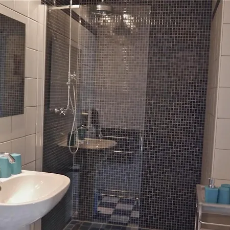 D'hôtes La Célestine Bed & Breakfast 4*