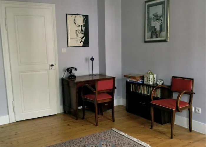 D'hotes La Celestine Nocleg ze śniadaniem 4*